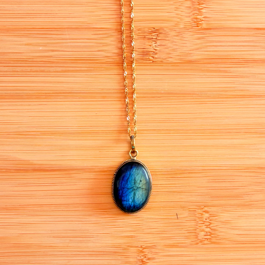 Collar Labradorita · Luz Interior