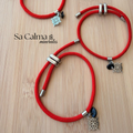 Pulsera de Cordón Rojo con Turmalina y Nudo de Bruja en Acero Inoxidable Plateado para Protección Energética