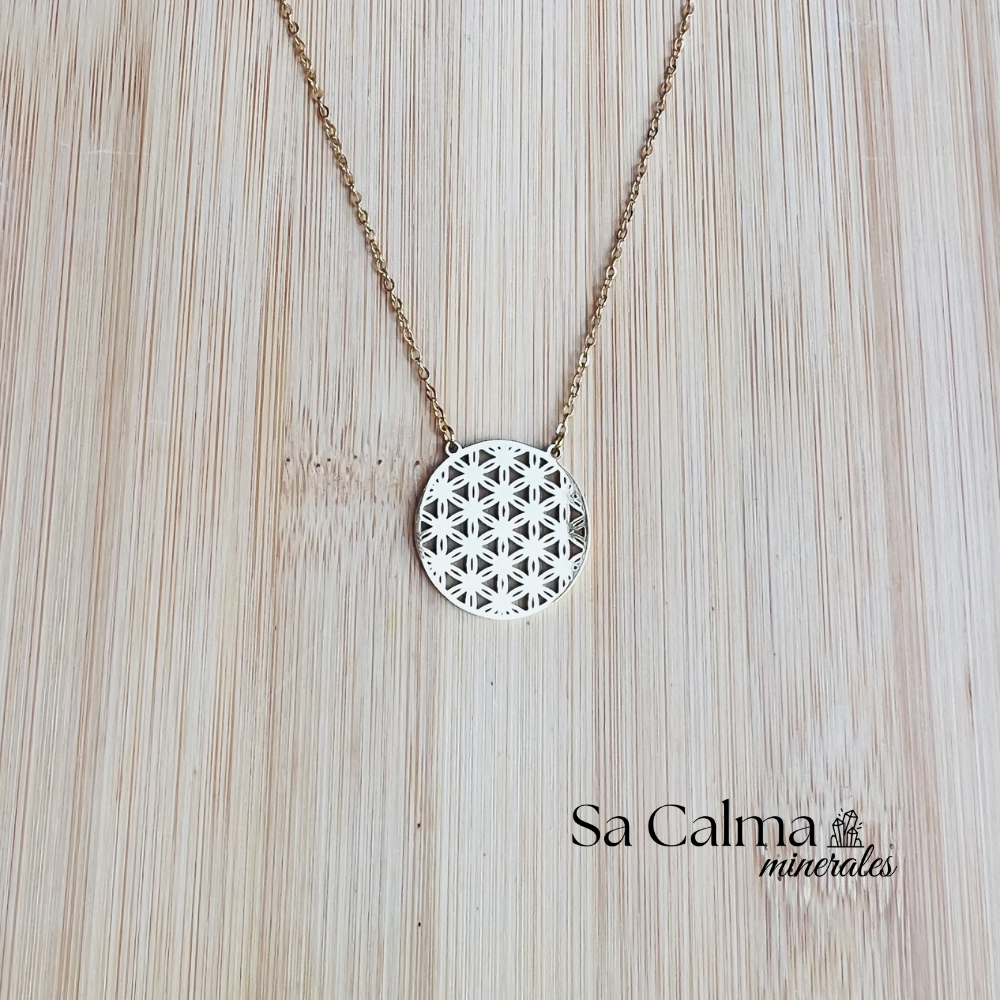 Collar de Acero Inoxidable Dorado con Símbolo Flor de la Vida para Protección y Armonía Energética