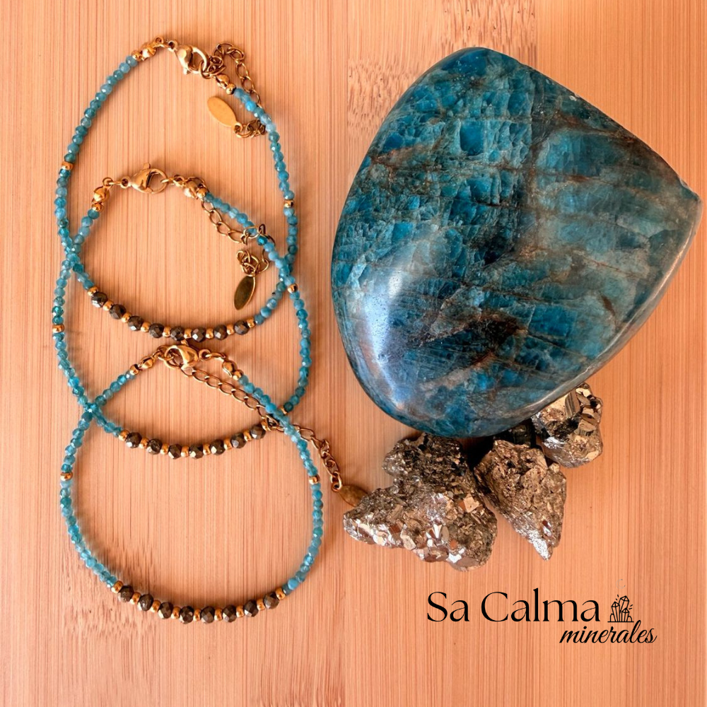 Pulsera de Pirita y Apatito Azul con Cierre de Acero Inoxidable Dorado para Protección y Claridad