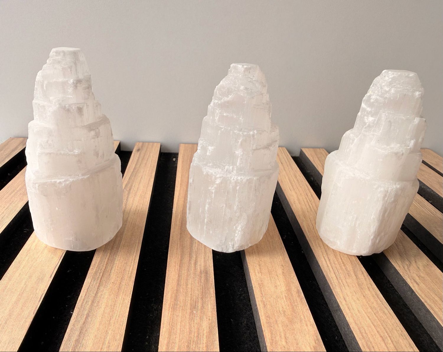 Monolito de Selenita Natural para Limpieza y Protección Energética