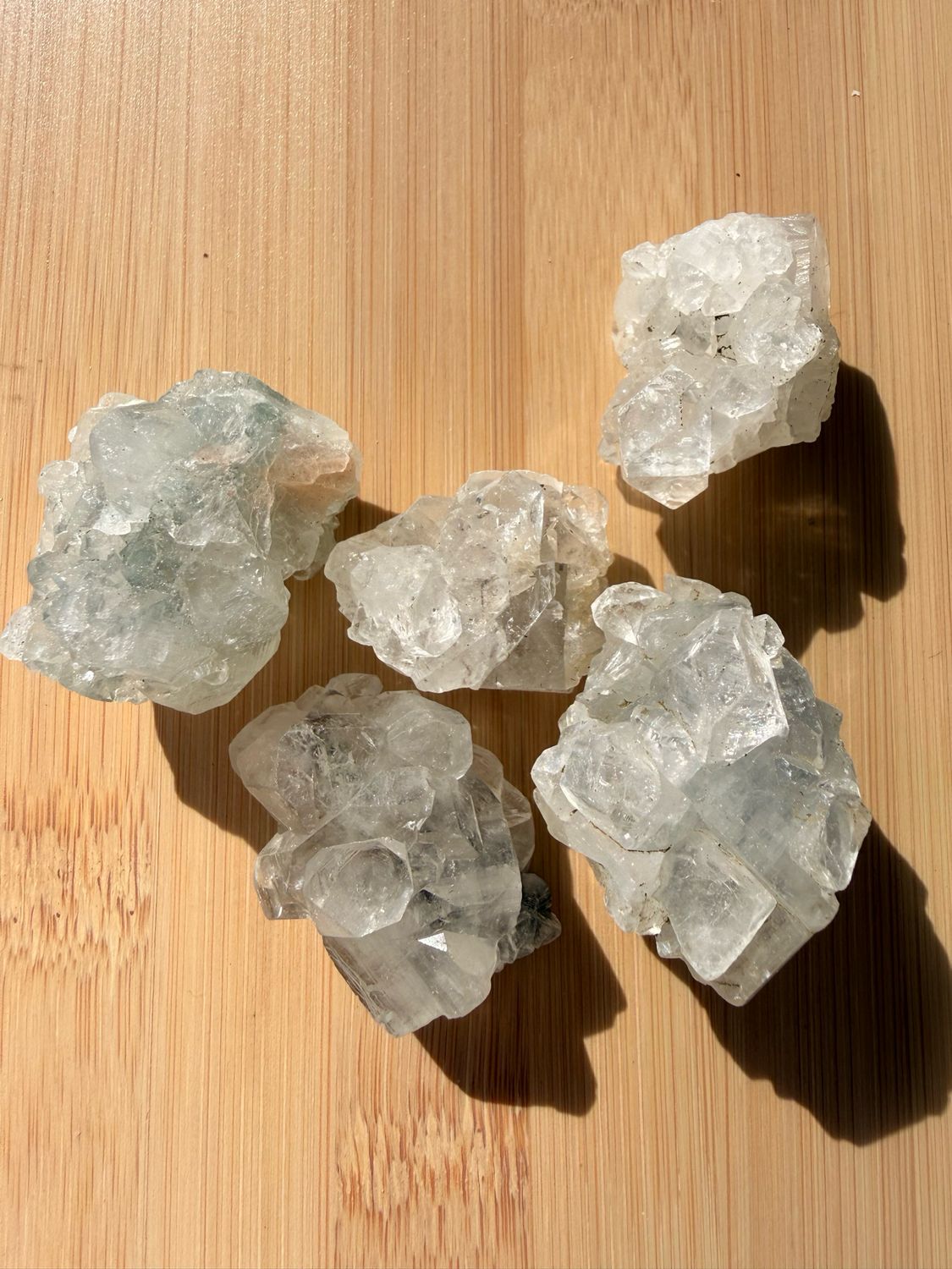 Apofilita Blanca en Bruto Natural para Conexión Espiritual y Claridad