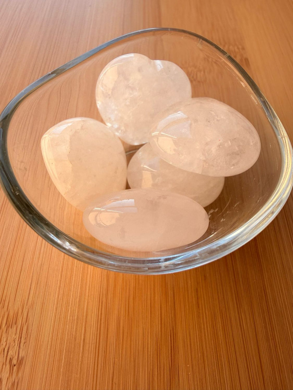 Rodado de Cuarzo Cristal en Forma de Corazón para Claridad, Energía y Protección
