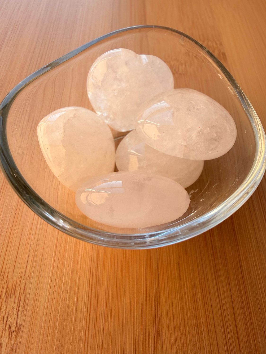 Rodado de Cuarzo Cristal en Forma de Corazón para Claridad, Energía y Protección
