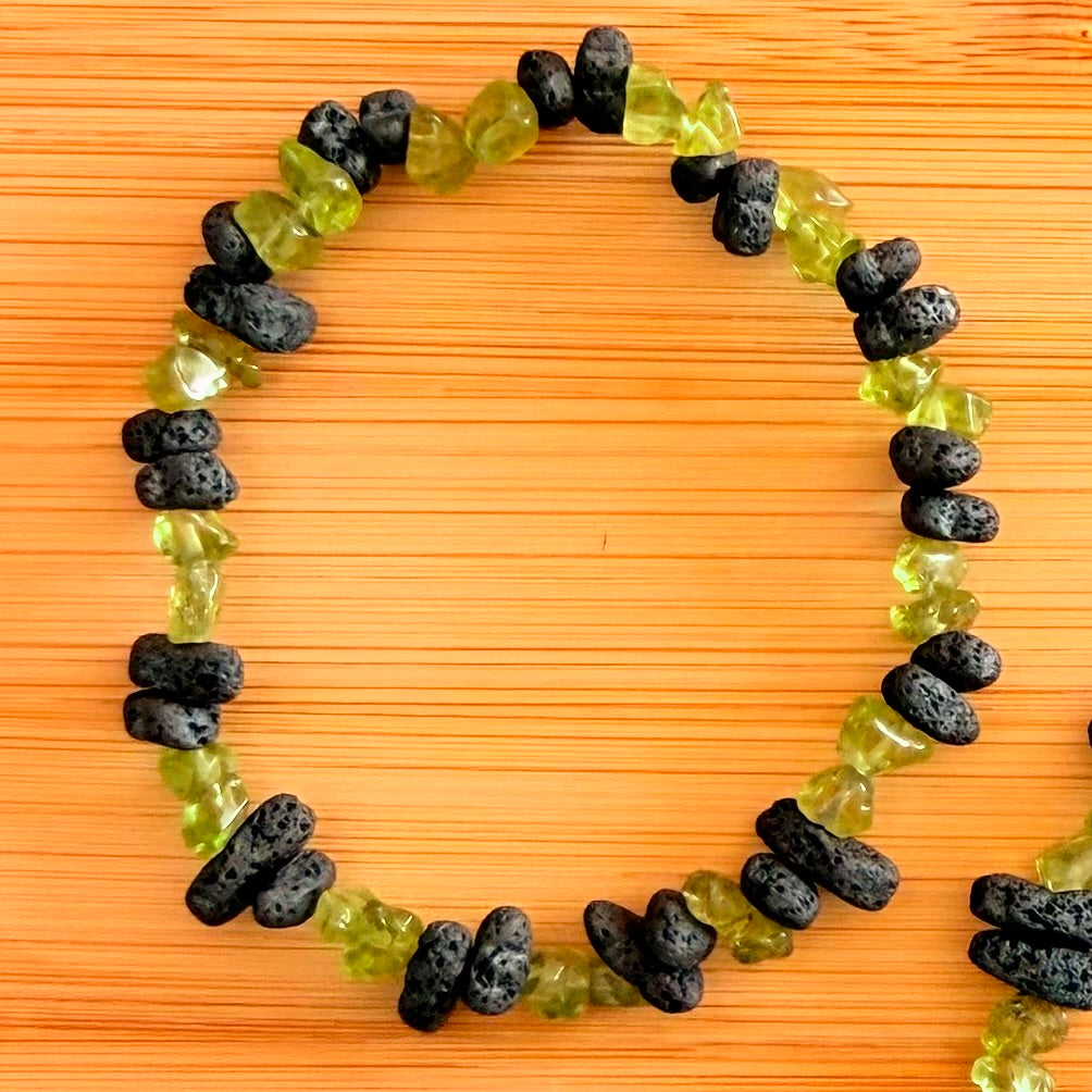 Pulsera Olivino & Lava Volcánica · Renacer