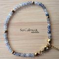 Pulsera de Iolita con Cierre de Acero Inoxidable Dorado para Claridad, Equilibrio y Energía Positiva
