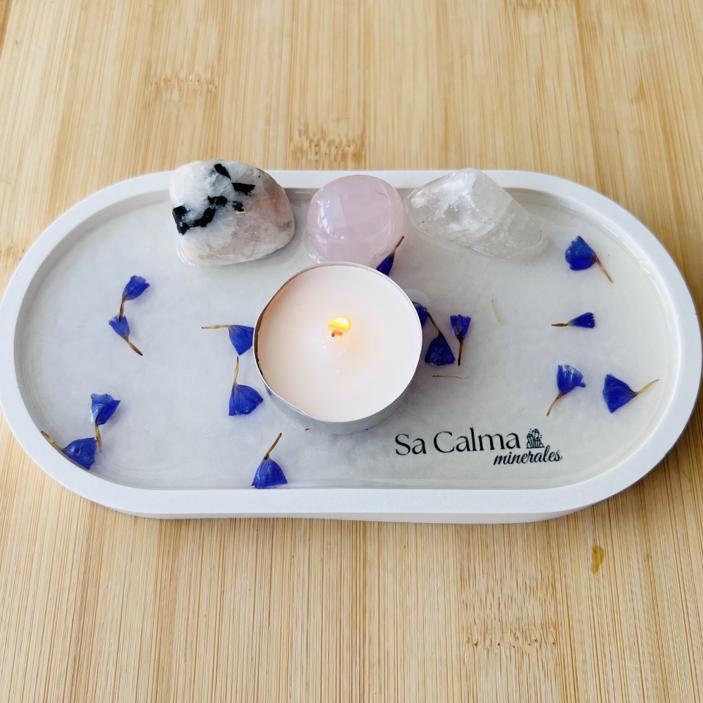 Tu Espacio Sagrado – Altar Artesano con Cuarzo Rosa, Piedra Luna y Cuarzo Cristal