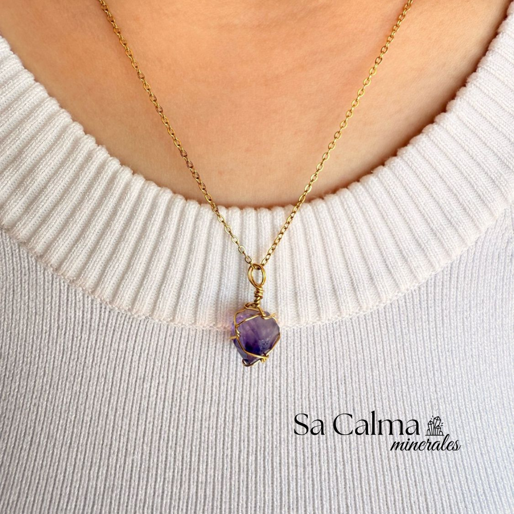 Collar de Acero Inoxidable con Amatista – Protección y Equilibrio Espiritual