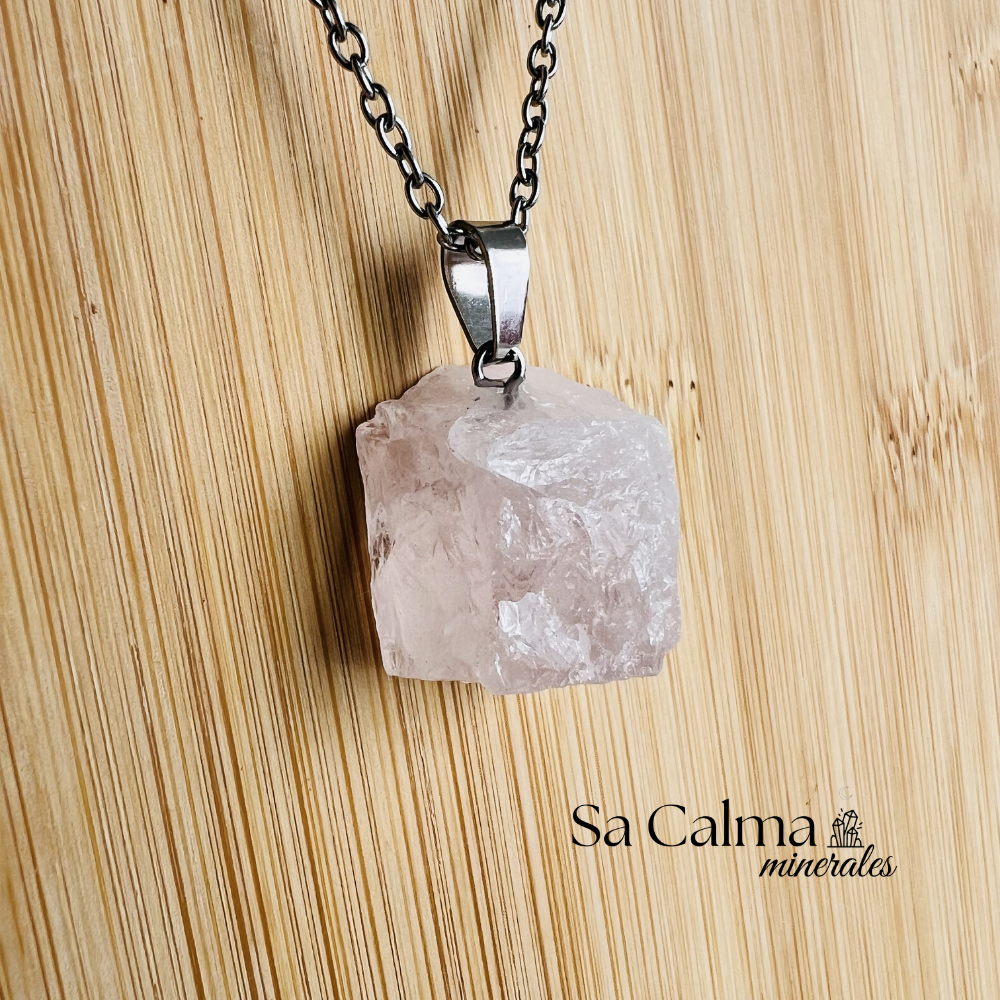Collar de Cuarzo Rosa con Cadena de Acero Inoxidable – Amor y Armonía