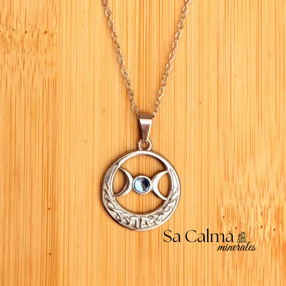 Colgante Triple Diosa de Acero Inoxidable – Energía Femenina y Protección