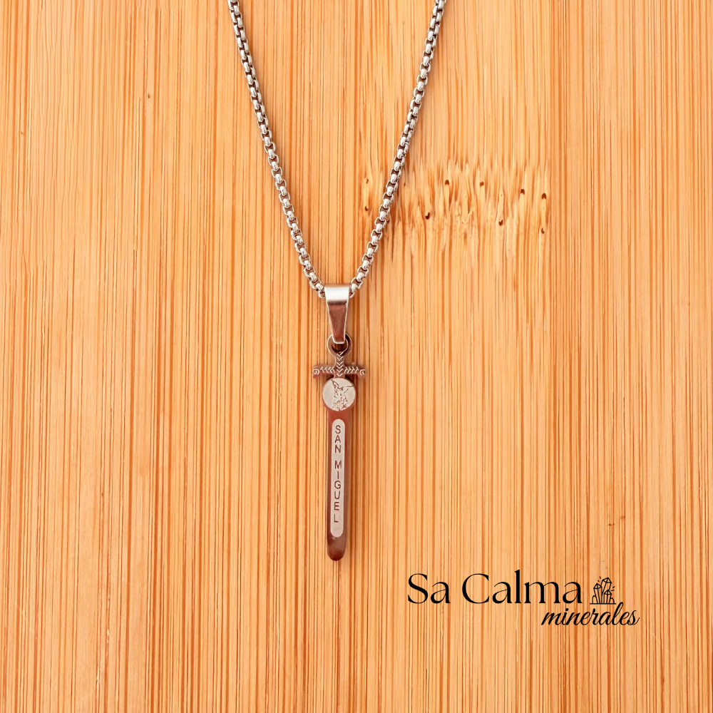 Collar de Acero Inoxidable con Espada del Arcángel Miguel – Protección y Valor