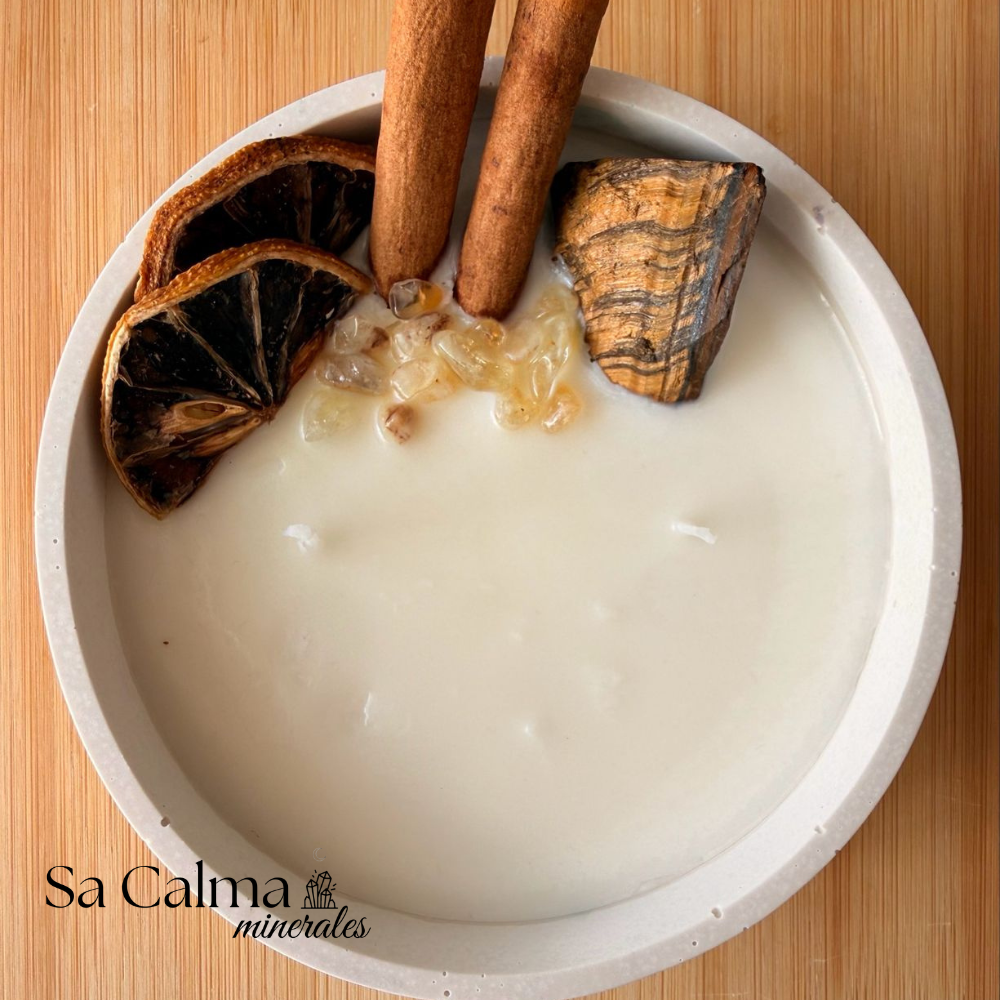 Vela Ritual de Abundancia con Canela y Naranja – Citrino y Ojo de Tigre para Prosperidad y Éxito (grande)