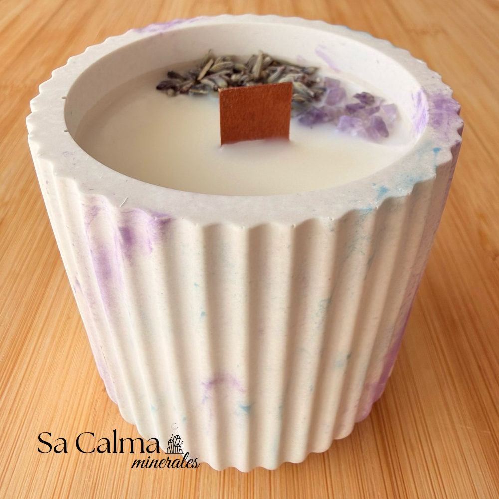 Vela Ritual de Lavanda con Amatista – Calma, Relajación y Equilibrio Energético (Pequeña)