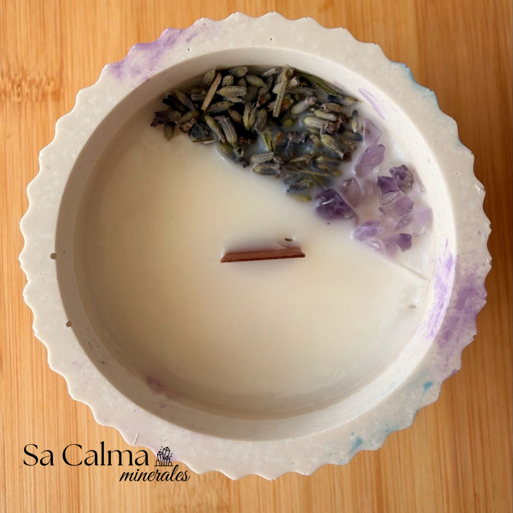 Vela Ritual de Lavanda con Amatista – Calma, Relajación y Equilibrio Energético (Pequeña)