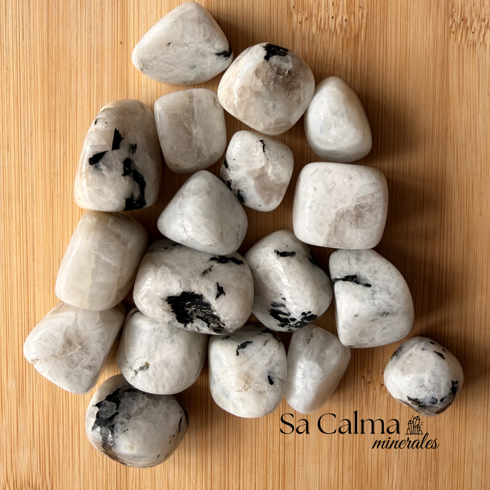Rodado de Piedra Luna Natural para Intuición, Equilibrio Emocional y Conexión Espiritual