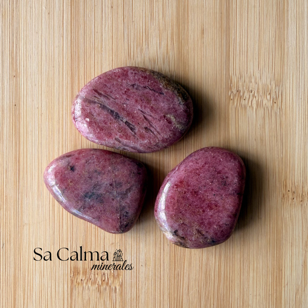 Rodado de Rodonita Natural para Amor Propio, Equilibrio Emocional y Protección