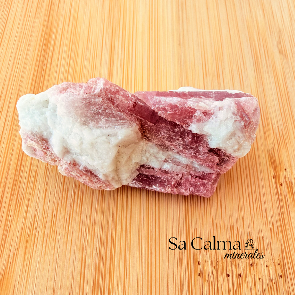 Turmalina Rosa en Matriz – Amor y Armonía Emocional