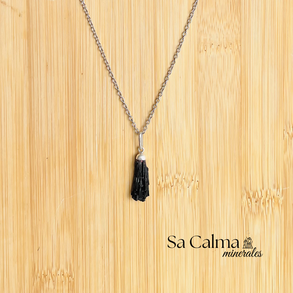 Collar de Turmalina Negra con Engarce de Plata y Cadena de Acero Inoxidable – Protección y Energía