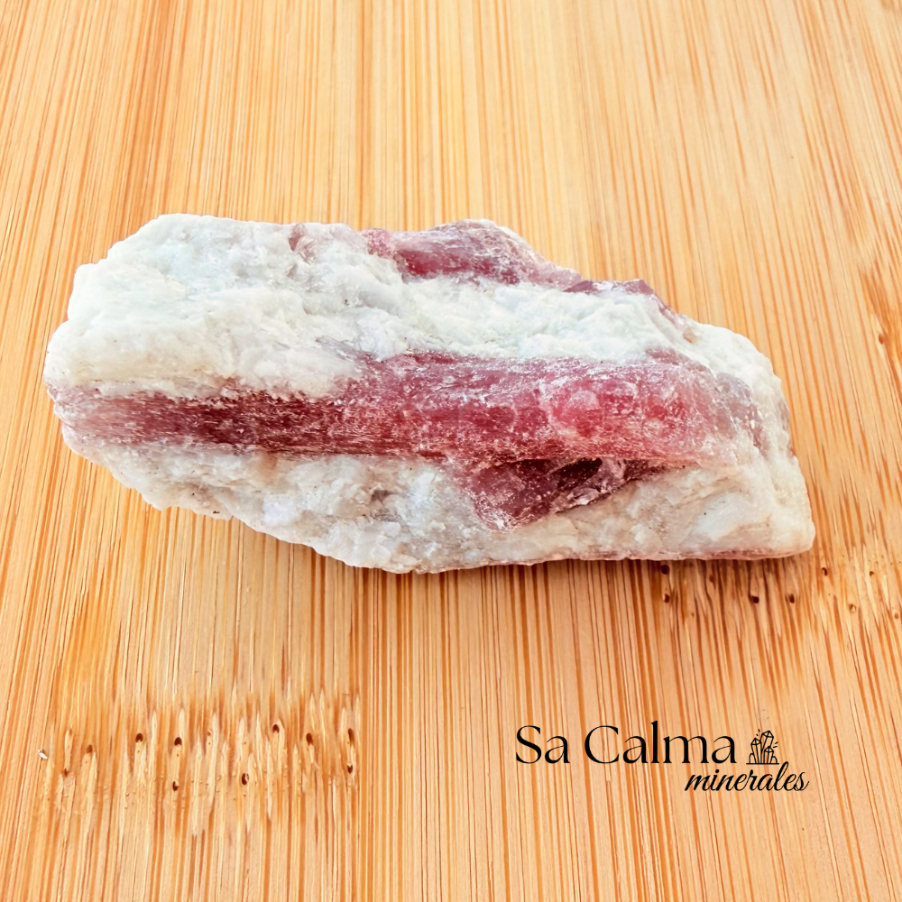 Turmalina Rosa en Matriz – Amor y Armonía Emocional