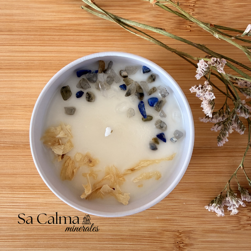 Vela Ritual Ajna – Labradorita y Lapislázuli con Palo Santo y Bergamota para Intuición y Chakra Tercer Ojo
